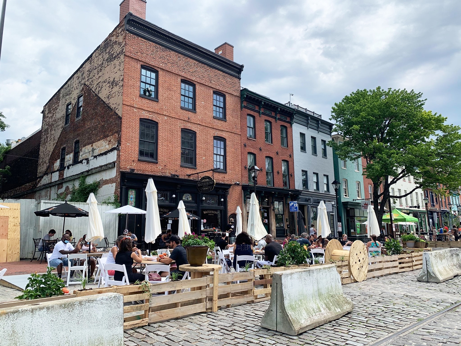 Outdoor Dining Parklets Are “Lifesavers” for Fells Point Bars and  Restaurants - Baltimore Magazine, image size:1500x1125