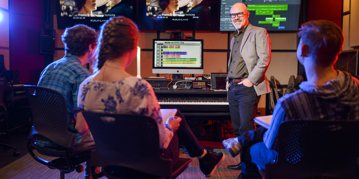 New Peabody Major Teaches Composition for Modern Media