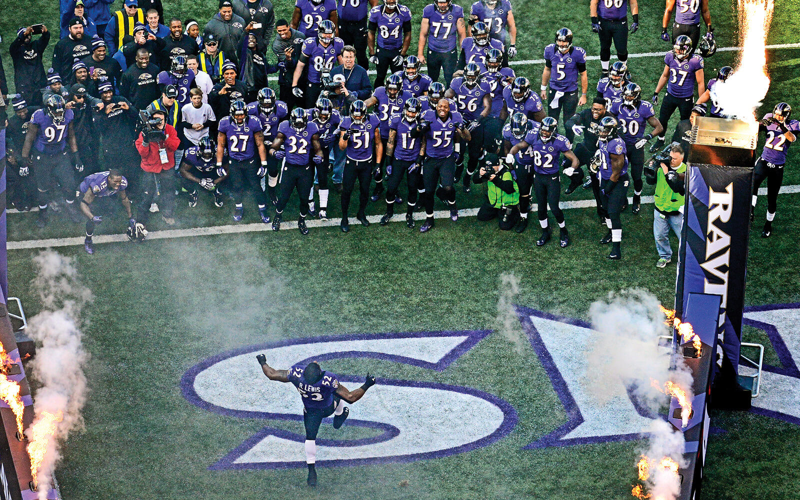 Baltimore Ravens safety Ed Reed (20) celebrates defeating the